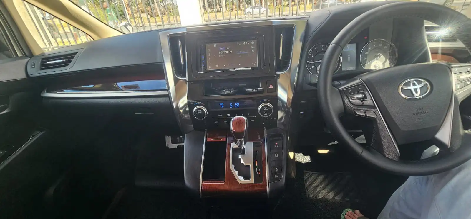 Zambia used car sale 2015 Toyota Alphard 11
